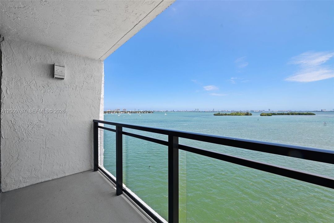 For Sale: $385,000 (2 beds, 2 baths, 1203 Square Feet)
