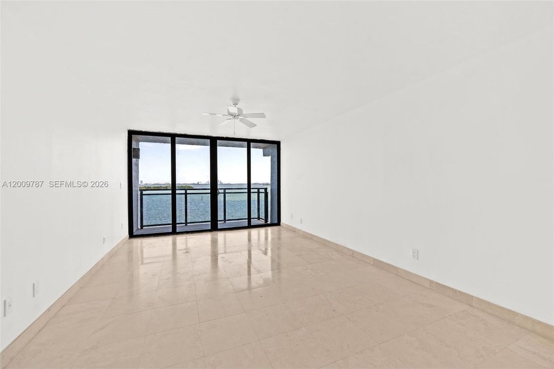 For Sale: $385,000 (2 beds, 2 baths, 1203 Square Feet)