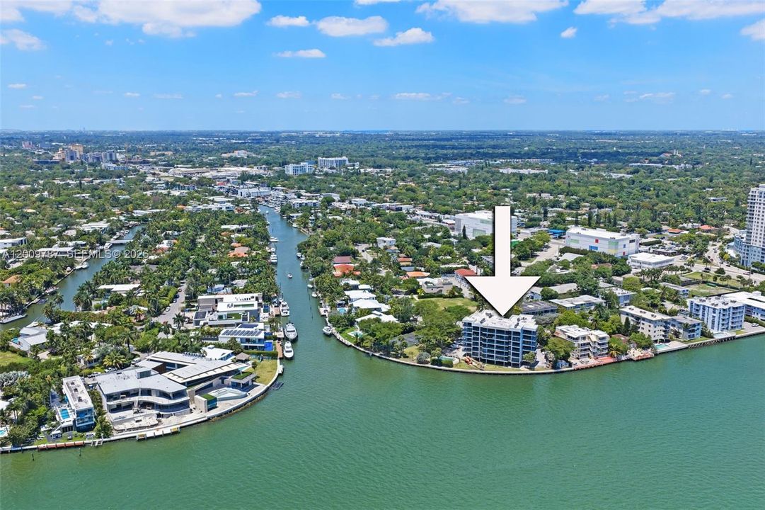 For Sale: $385,000 (2 beds, 2 baths, 1203 Square Feet)