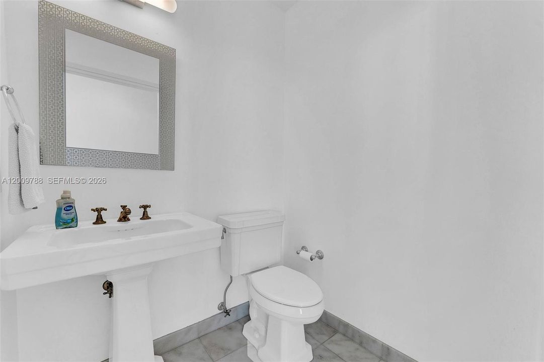В аренду: $45,000 (3 спален, 4 ванн, 2872 Квадратных фут)