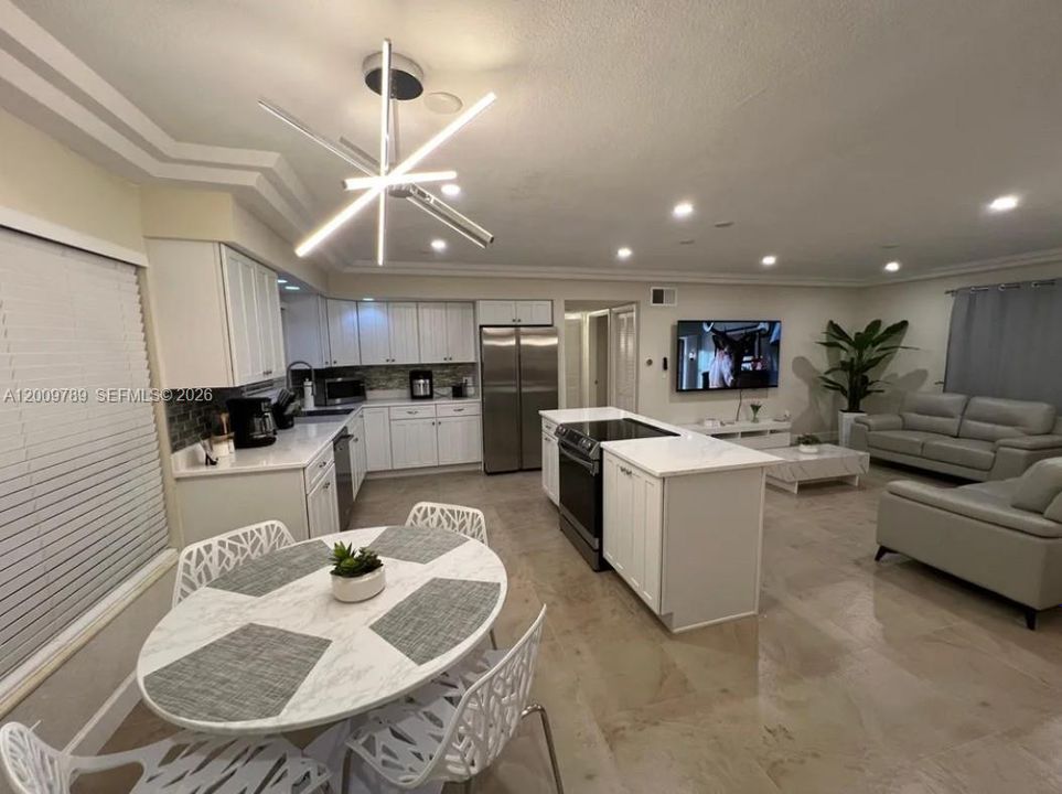 For Rent: $2,600 (3 beds, 2 baths, 1300 Square Feet)