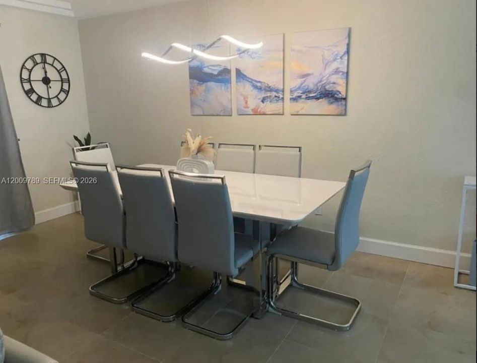 For Rent: $2,600 (3 beds, 2 baths, 1300 Square Feet)