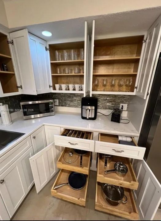 For Rent: $2,600 (3 beds, 2 baths, 1300 Square Feet)