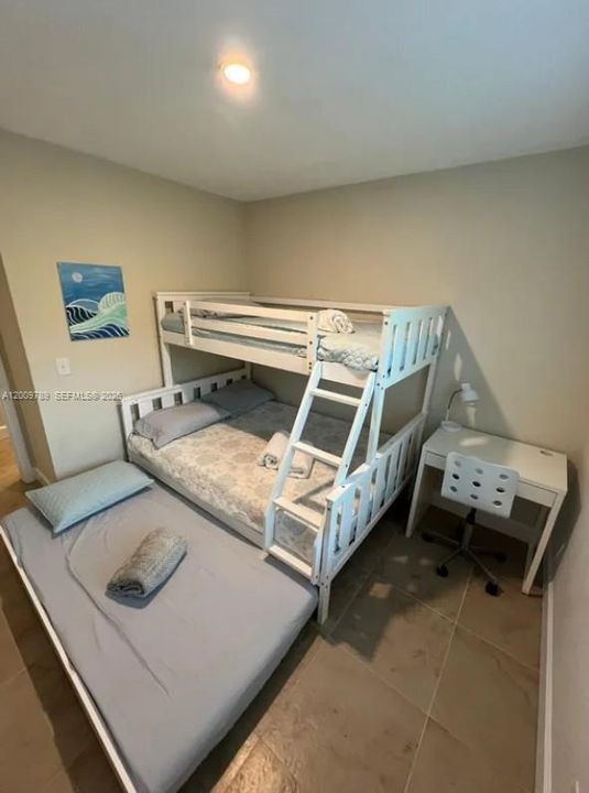 For Rent: $2,600 (3 beds, 2 baths, 1300 Square Feet)