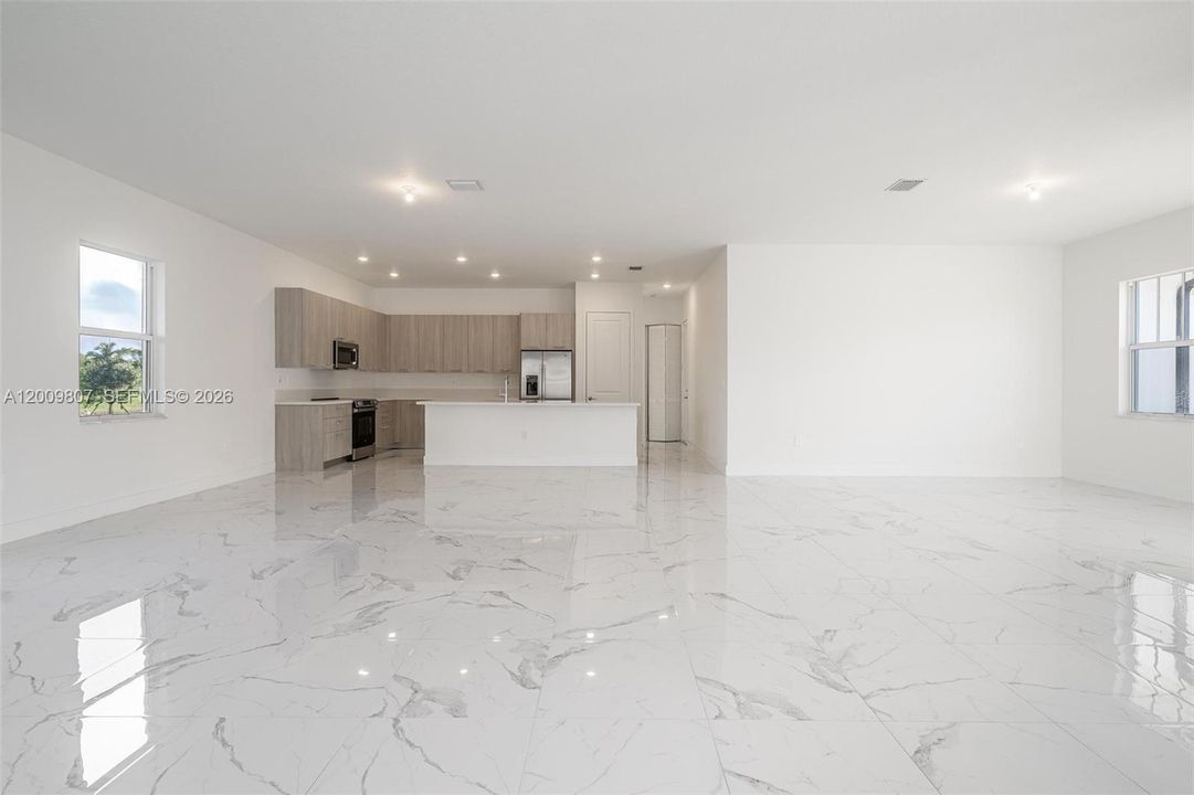 En Renta: $7,500 (4 camas, 3 baños, 2952 Pies cuadrados)
