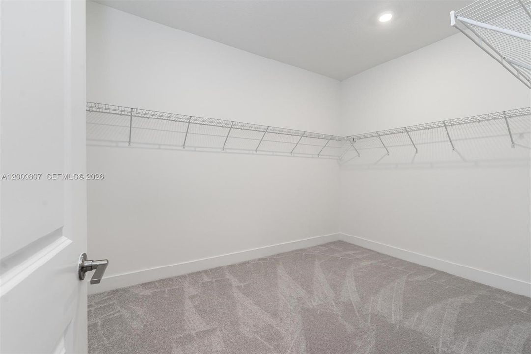 En Renta: $7,500 (4 camas, 3 baños, 2952 Pies cuadrados)