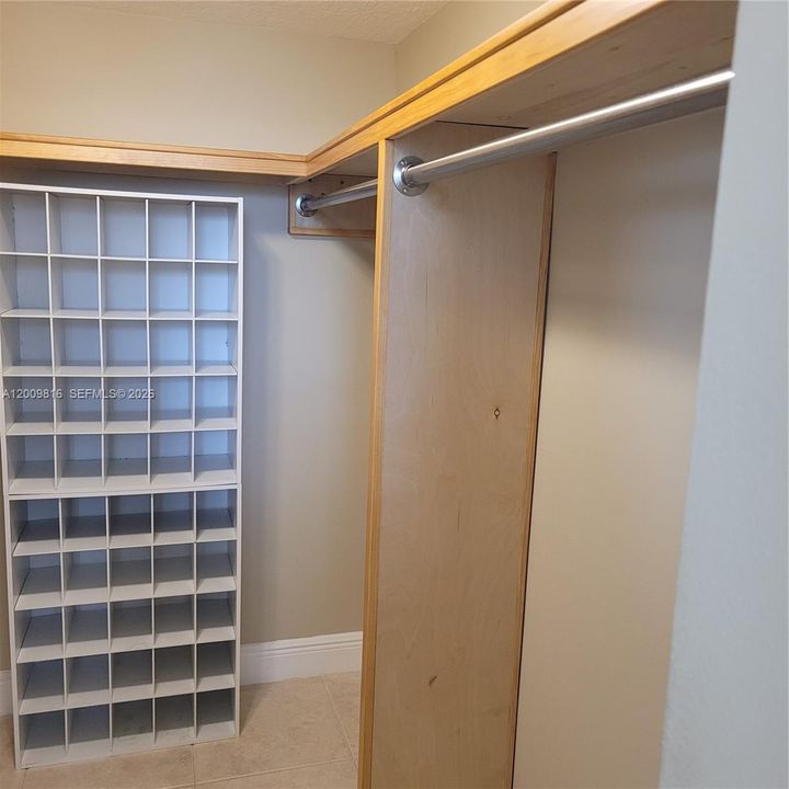 Active With Contract: $2,700 (3 beds, 2 baths, 1124 Square Feet)