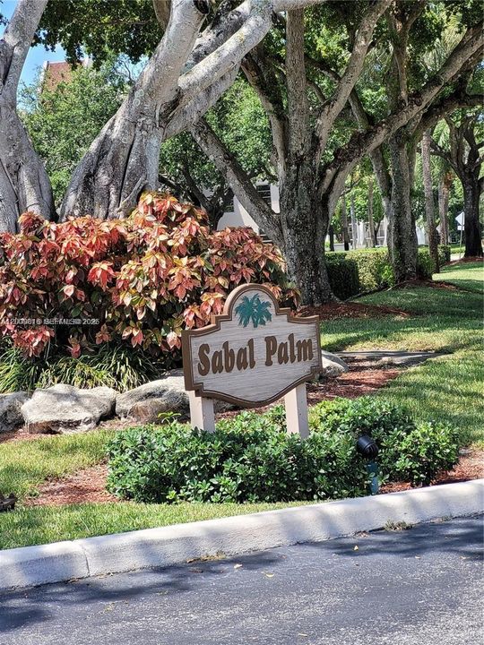 Active With Contract: $2,700 (3 beds, 2 baths, 1124 Square Feet)