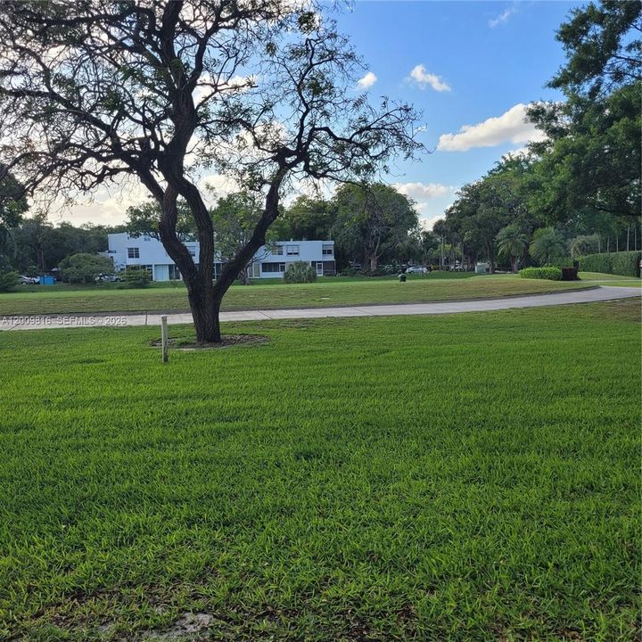 Active With Contract: $2,700 (3 beds, 2 baths, 1124 Square Feet)