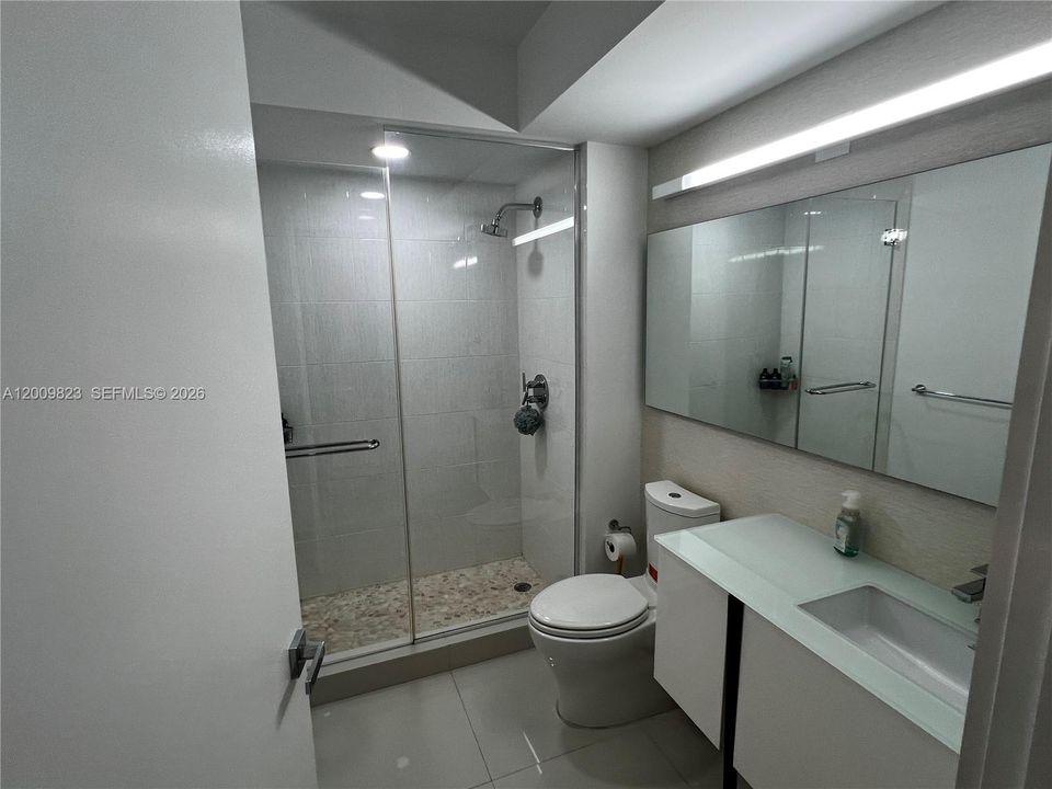 Recientemente alquilado: $11,000 (3 camas, 3 baños, 2210 Pies cuadrados)
