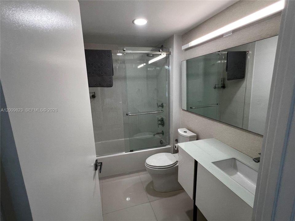 Recientemente alquilado: $11,000 (3 camas, 3 baños, 2210 Pies cuadrados)