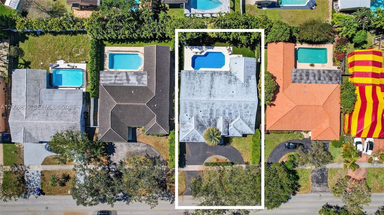 En Venta: $1,399,000 (4 camas, 2 baños, 2839 Pies cuadrados)