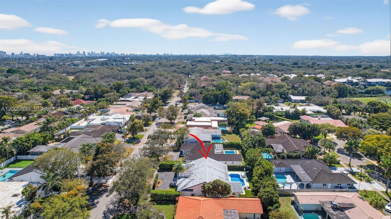 En Venta: $1,399,000 (4 camas, 2 baños, 2839 Pies cuadrados)