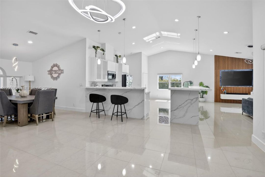 En Venta: $1,399,000 (4 camas, 2 baños, 2839 Pies cuadrados)