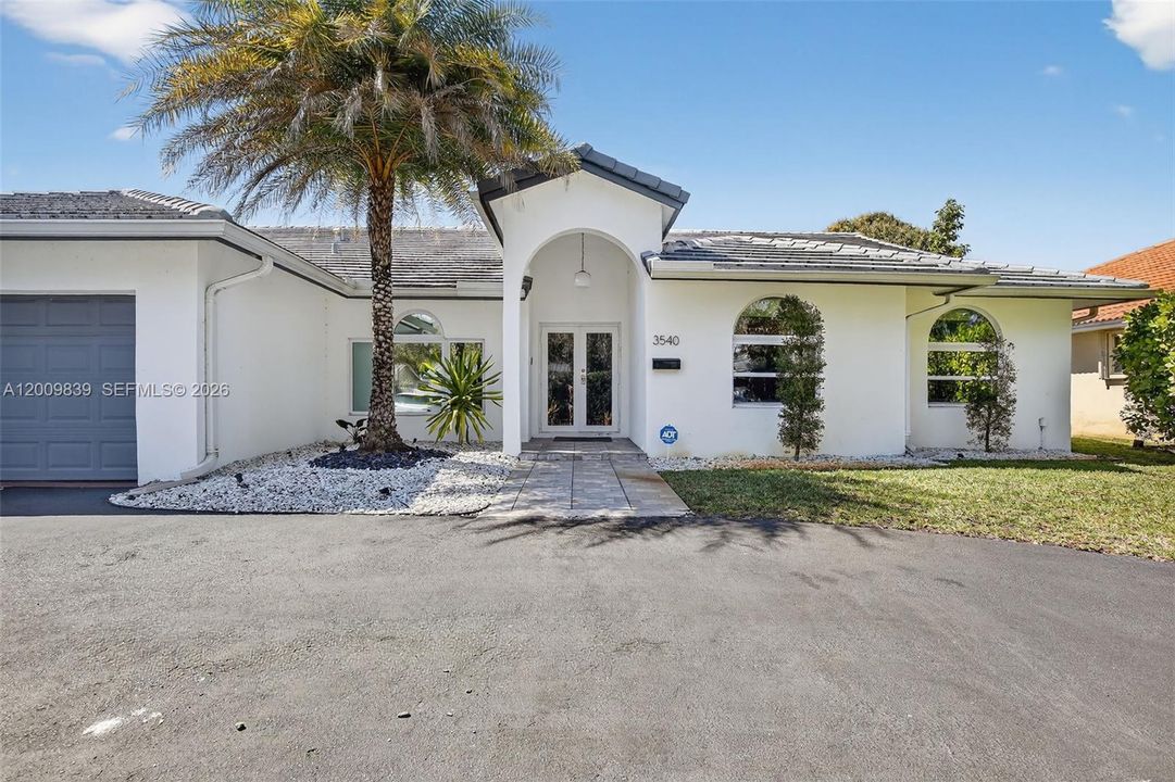 En Venta: $1,399,000 (4 camas, 2 baños, 2839 Pies cuadrados)