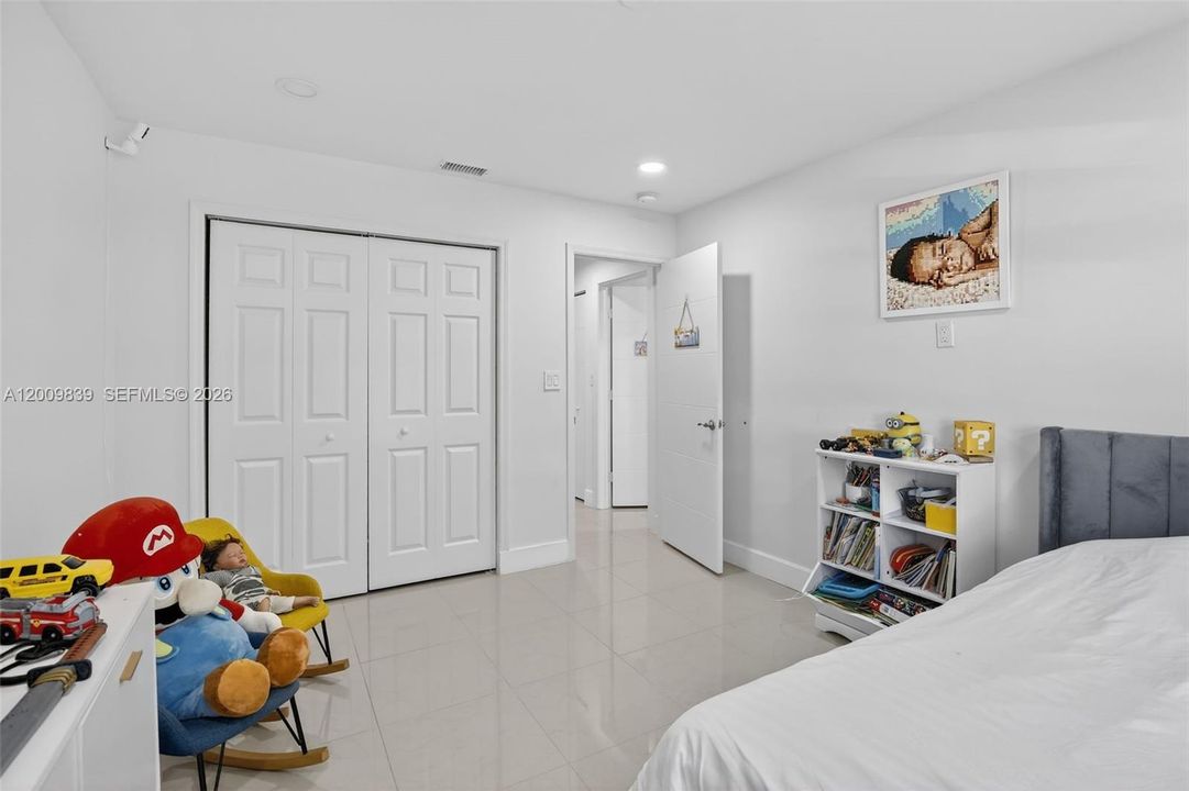 En Venta: $1,399,000 (4 camas, 2 baños, 2839 Pies cuadrados)