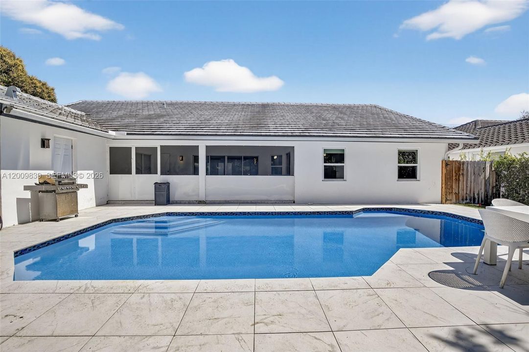 En Venta: $1,399,000 (4 camas, 2 baños, 2839 Pies cuadrados)