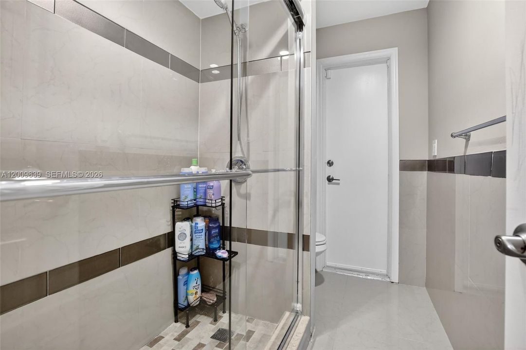 En Venta: $1,399,000 (4 camas, 2 baños, 2839 Pies cuadrados)