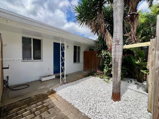 For Sale: $185,000 (1 beds, 1 baths, 429 Square Feet)