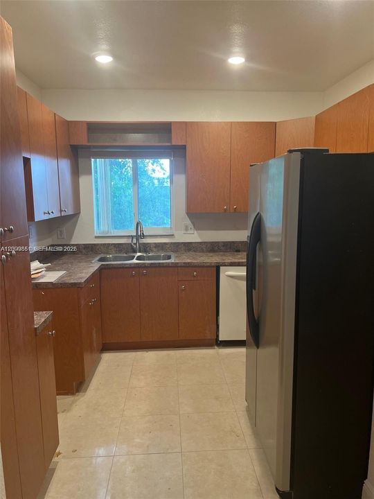 Недавно арендовано: $3,200 (3 спален, 2 ванн, 1640 Квадратных фут)