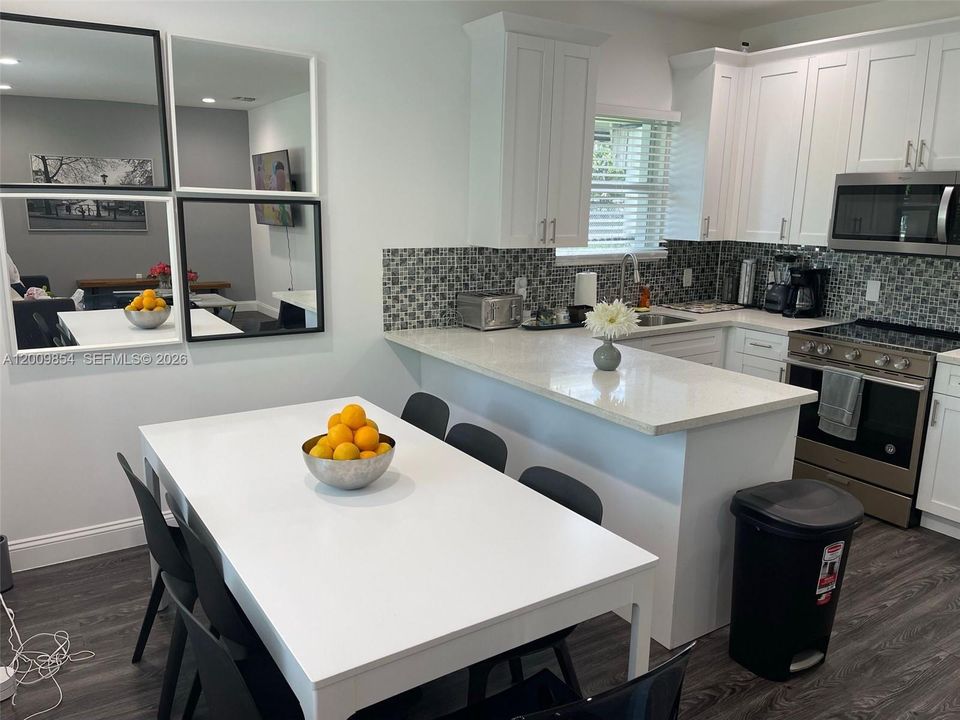 For Rent: $5,500 (5 beds, 3 baths, 1462 Square Feet)