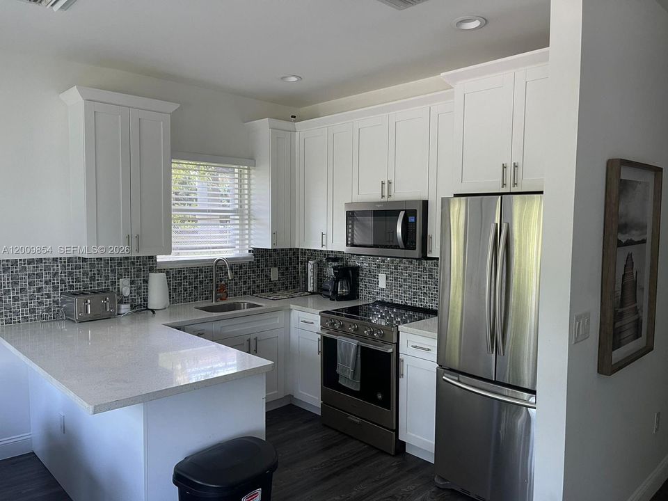 For Rent: $5,500 (5 beds, 3 baths, 1462 Square Feet)