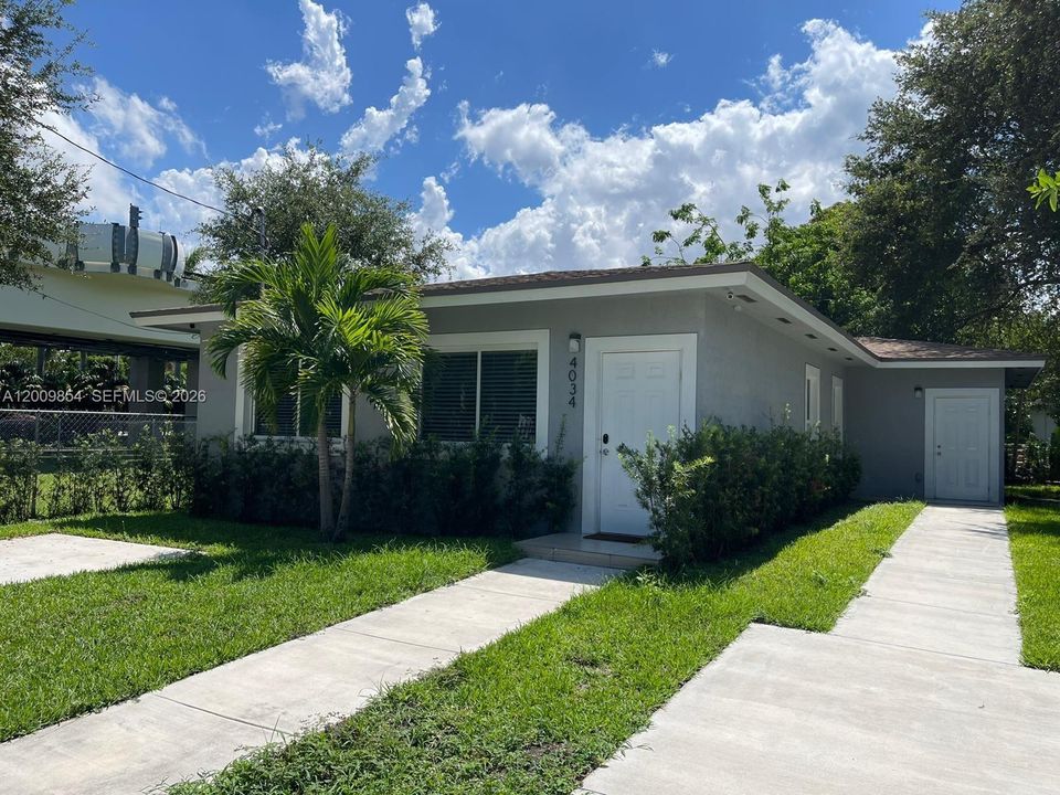 For Rent: $5,500 (5 beds, 3 baths, 1462 Square Feet)