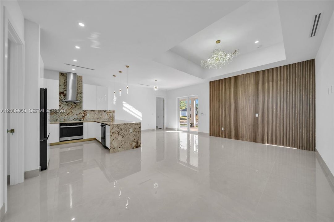 На продажу: $425,000 (4 спален, 3 ванн, 0 Квадратных фут)