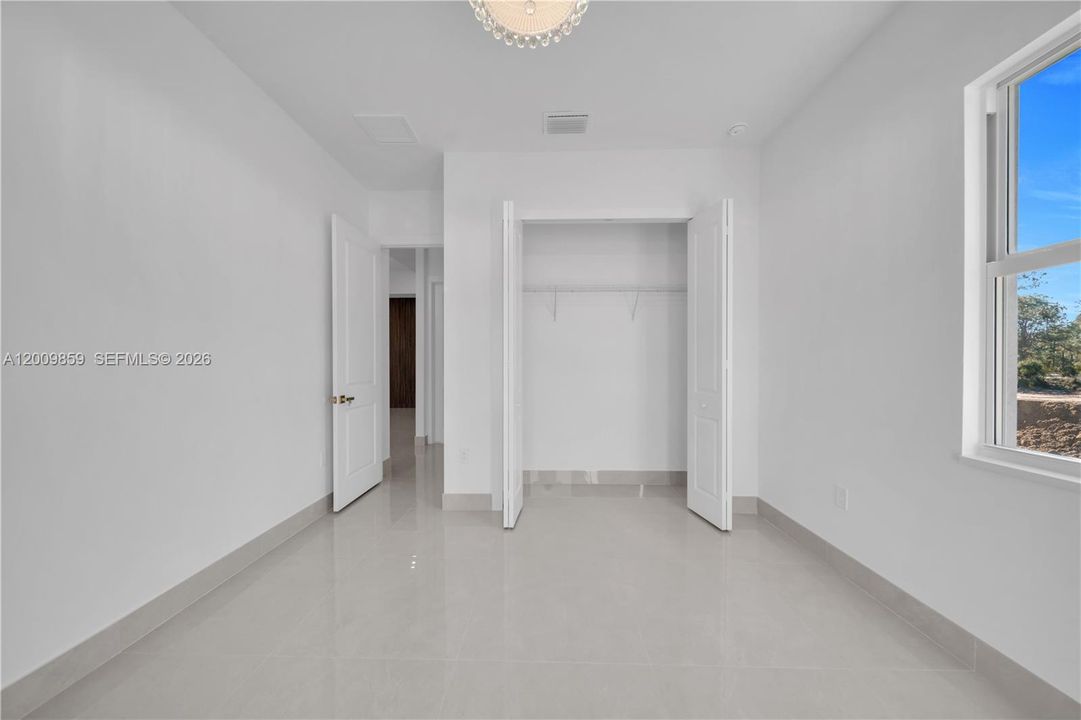 На продажу: $425,000 (4 спален, 3 ванн, 0 Квадратных фут)
