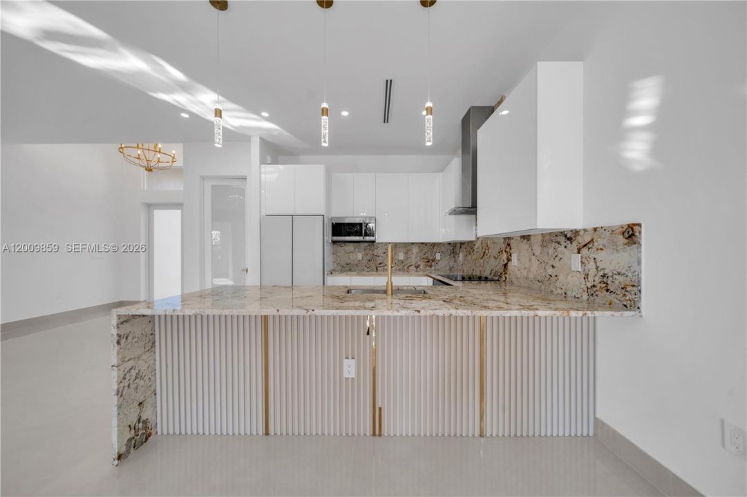 На продажу: $425,000 (4 спален, 3 ванн, 0 Квадратных фут)
