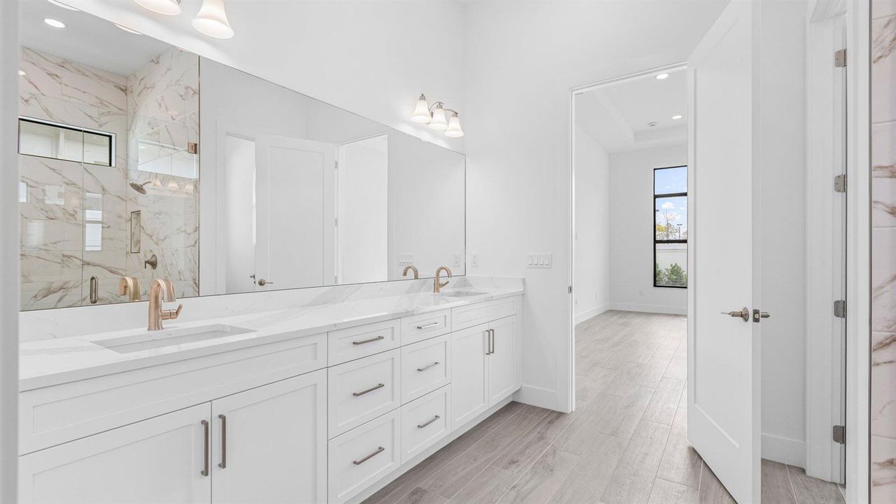 Owner's Bath