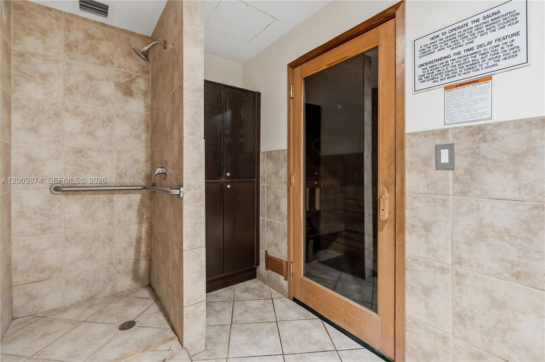 Под контрактом: $275,000 (1 спален, 2 ванн, 1104 Квадратных фут)