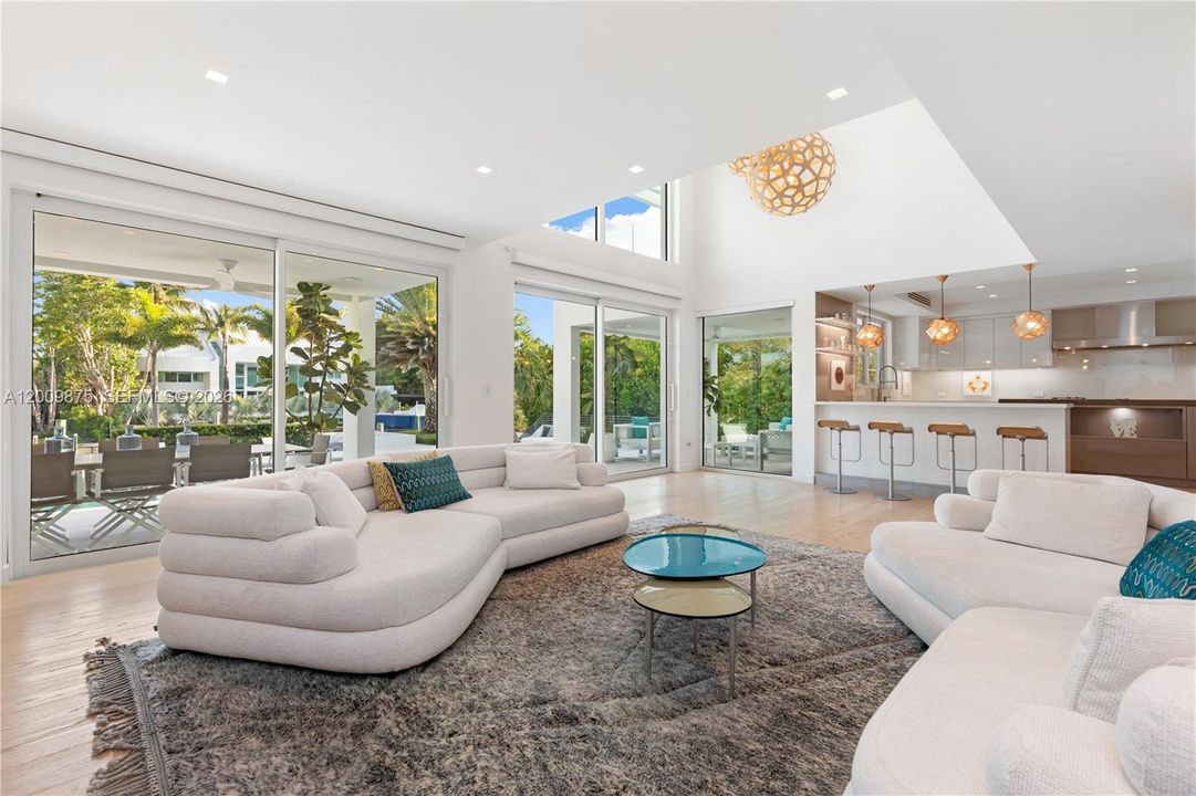 For Sale: $19,950,000 (6 beds, 6 baths, 6208 Square Feet)