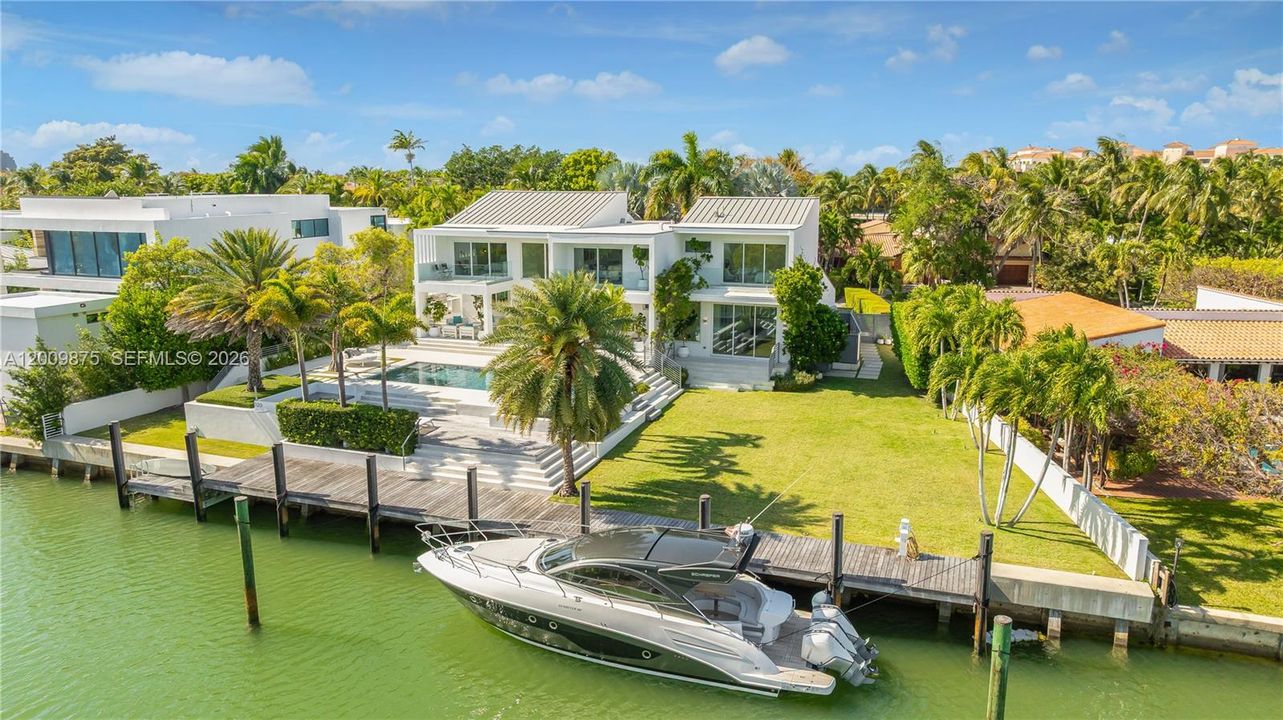 For Sale: $19,950,000 (6 beds, 6 baths, 6208 Square Feet)