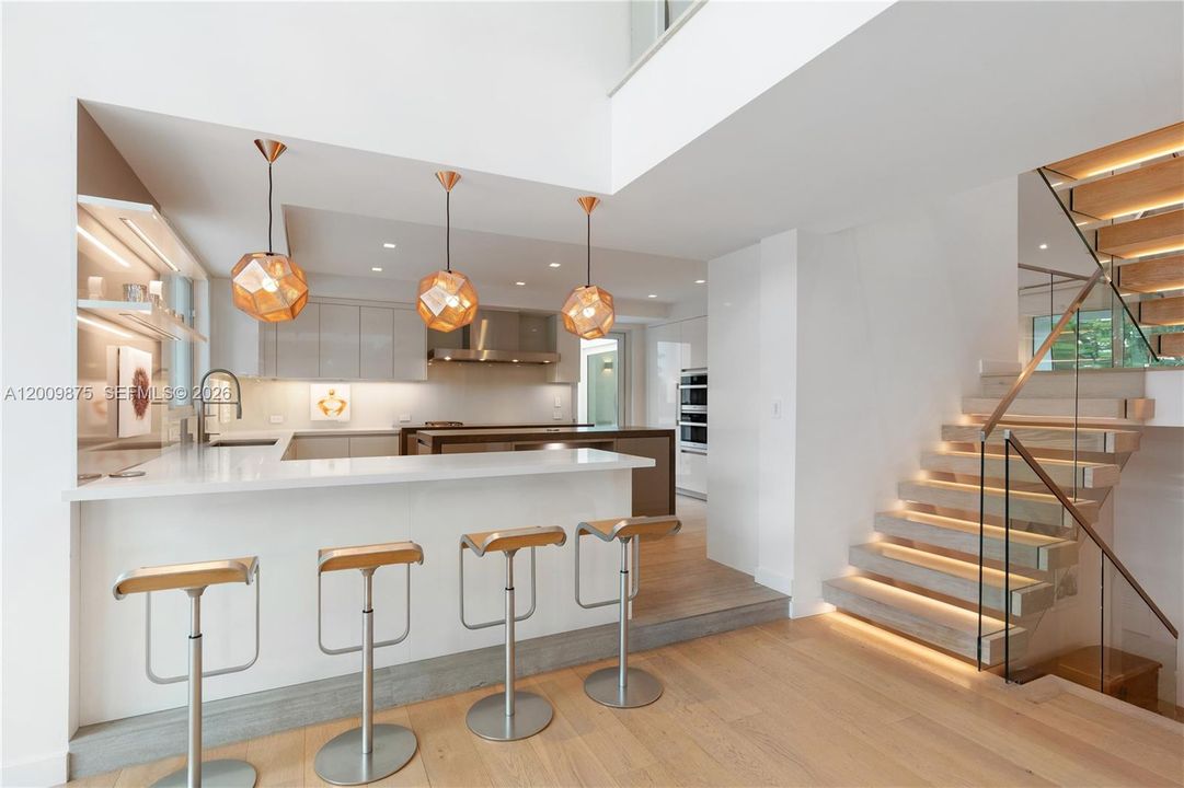 For Sale: $19,950,000 (6 beds, 6 baths, 6208 Square Feet)