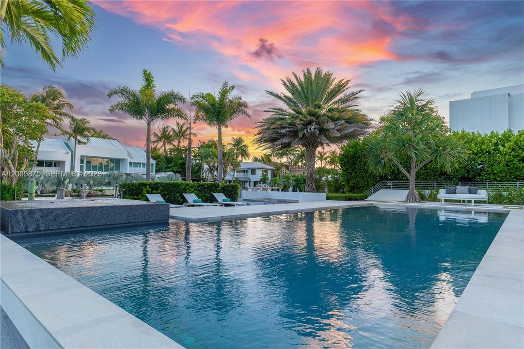 For Sale: $19,950,000 (6 beds, 6 baths, 6208 Square Feet)