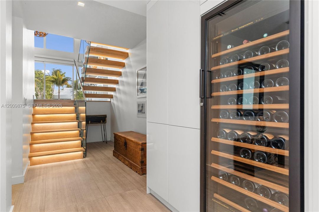 For Sale: $19,950,000 (6 beds, 6 baths, 6208 Square Feet)