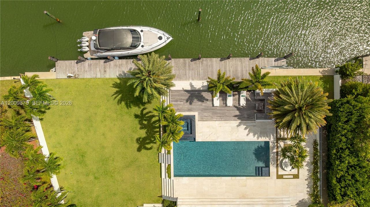 For Sale: $19,950,000 (6 beds, 6 baths, 6208 Square Feet)