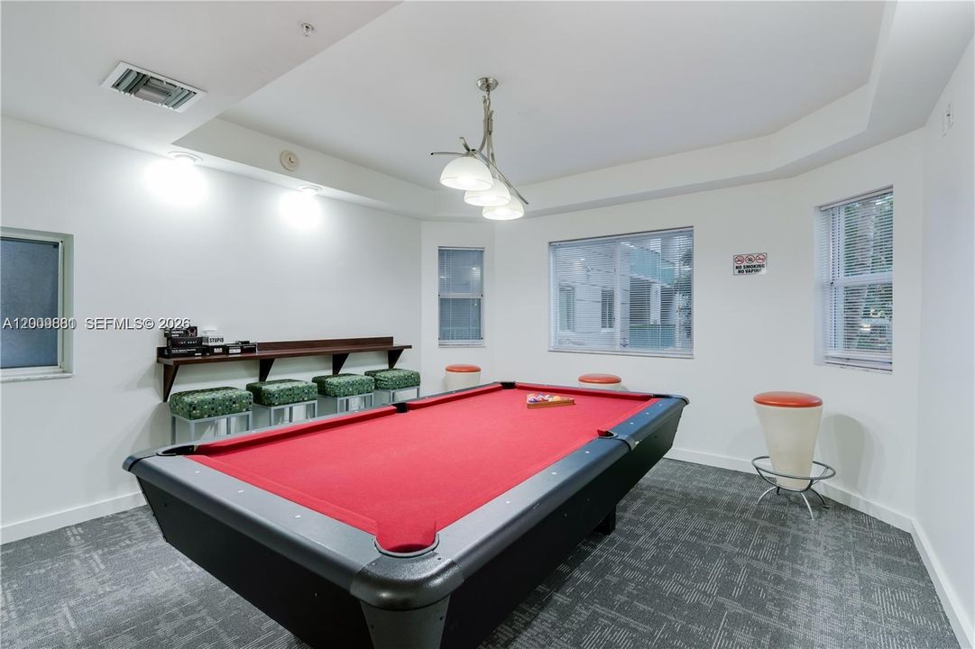 Под контрактом: $2,900 (2 спален, 2 ванн, 1010 Квадратных фут)