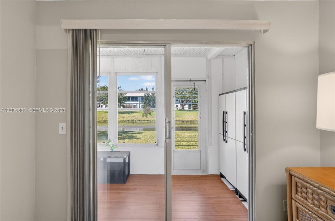 Недавно продано: $79,999 (2 спален, 1 ванн, 820 Квадратных фут)