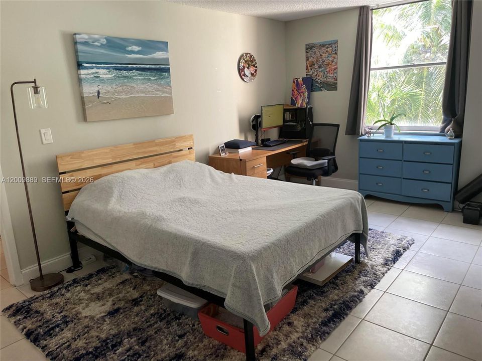 Active With Contract: $1,625 (1 beds, 1 baths, 778 Square Feet)