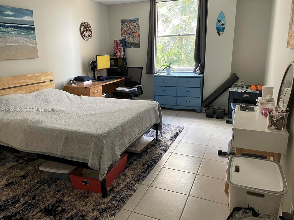 Active With Contract: $1,625 (1 beds, 1 baths, 778 Square Feet)