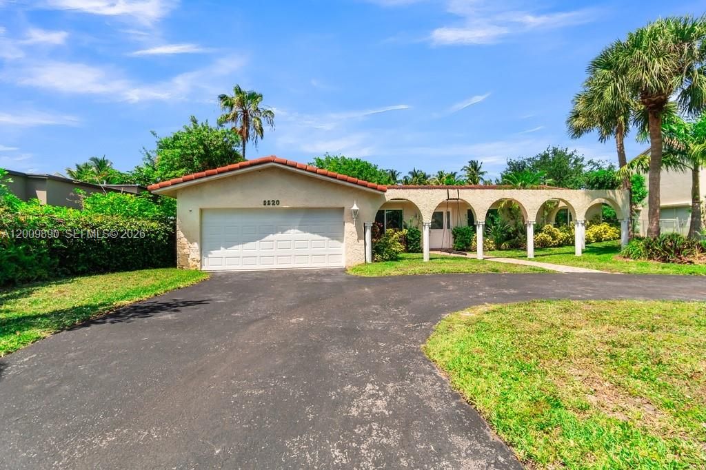 For Sale: $870,000 (4 beds, 2 baths, 2374 Square Feet)