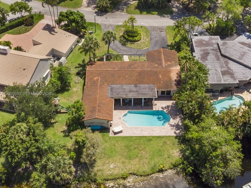 For Sale: $870,000 (4 beds, 2 baths, 2374 Square Feet)