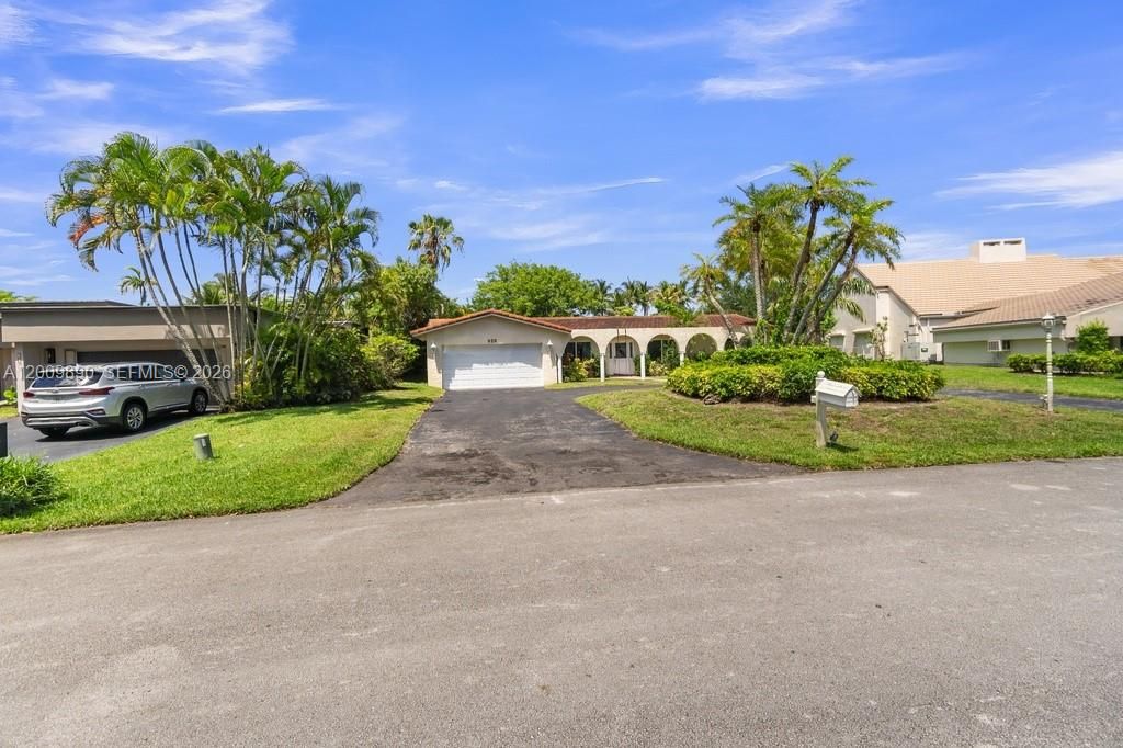 For Sale: $870,000 (4 beds, 2 baths, 2374 Square Feet)