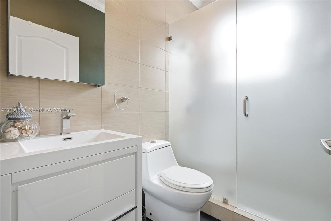 For Sale: $1,200,000 (4 beds, 4 baths, 2975 Square Feet)