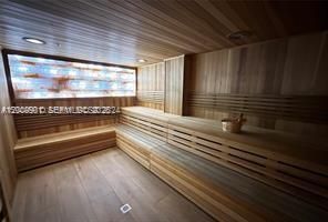 Active With Contract: $250,000 (0 beds, 1 baths, 508 Square Feet)