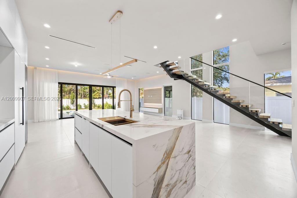 Activo con contrato: $1,595,000 (4 camas, 3 baños, 0 Pies cuadrados)