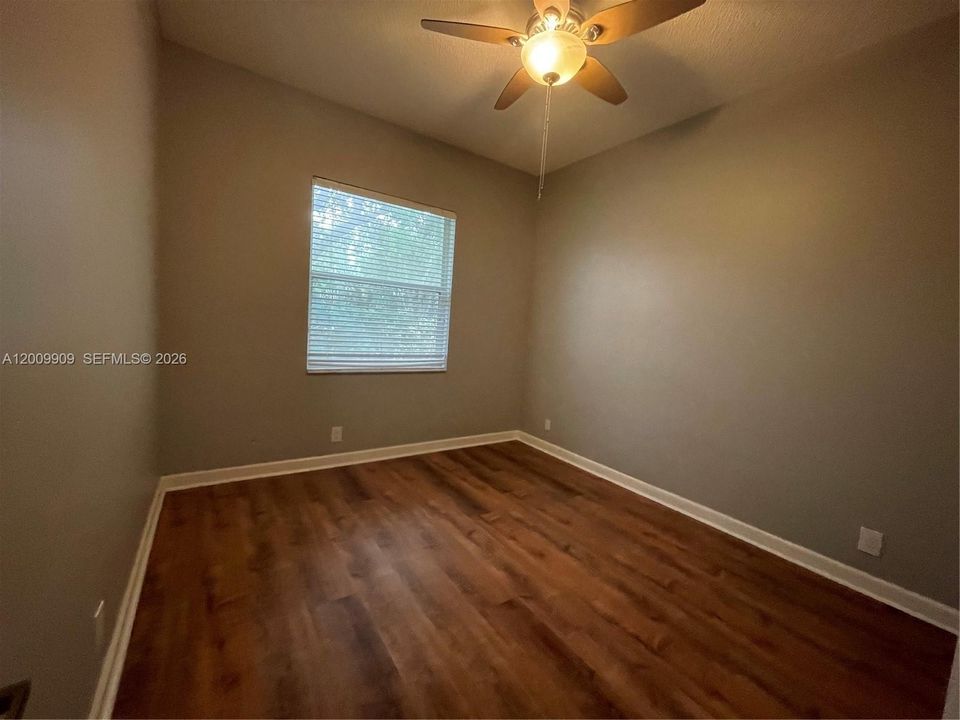 Activo con contrato: $4,400 (3 camas, 2 baños, 1814 Pies cuadrados)
