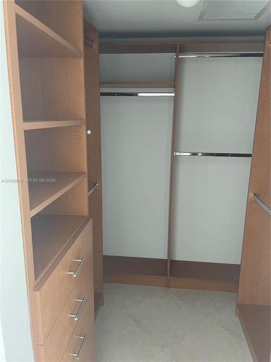 В аренду: $3,650 (2 спален, 2 ванн, 1179 Квадратных фут)